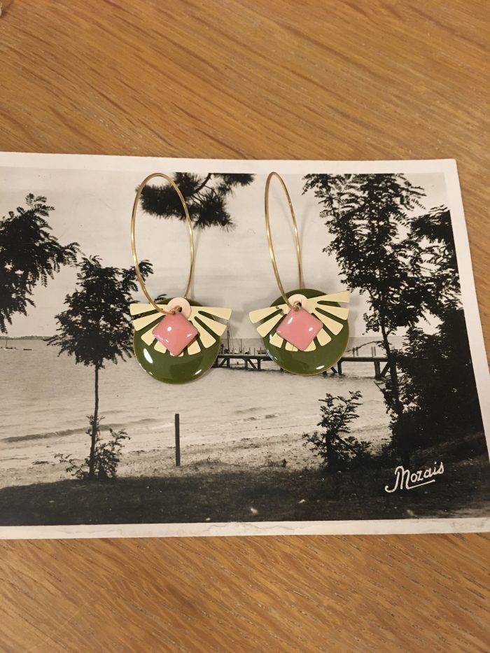 Boucles d'oreilles éventail doré</br>acier inoxydable</br>kaki</br>Pas de samedi sans bigoudi
