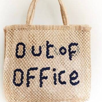 Sac “Out of office”</br>ecru et marine</br>jute</br>The Jacksons